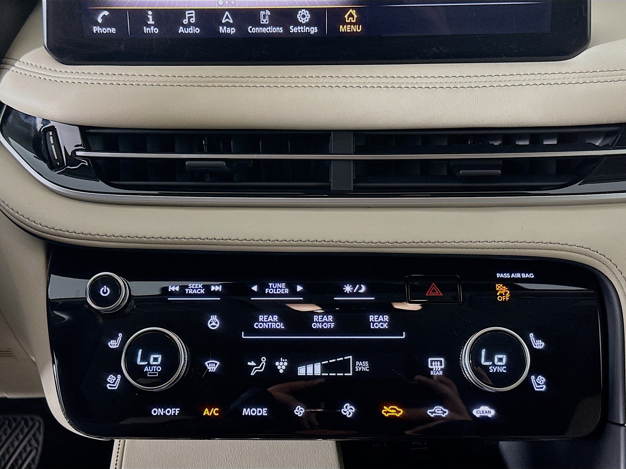 Used 2023 INFINITI QX60 Sensory w/ Vision Package image 24