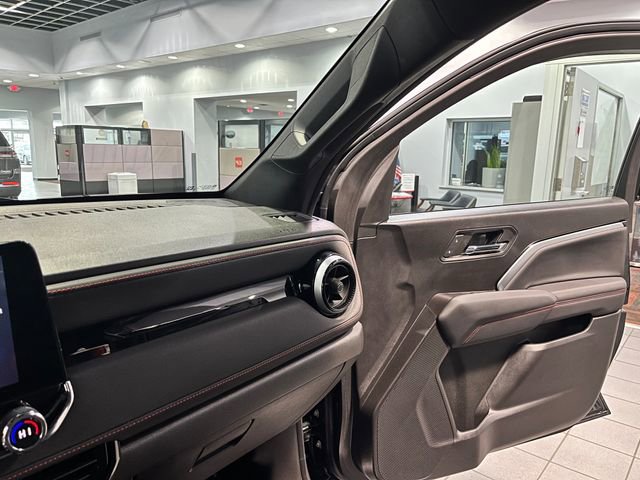 Used 2023 Chevrolet Colorado Z71 w/ Z71 Convenience Package 2 image 24