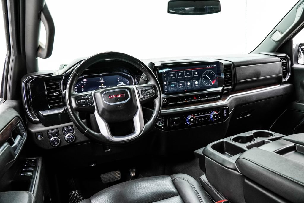 Used 2025 GMC Sierra 1500 SLT AWD/4WD image 4