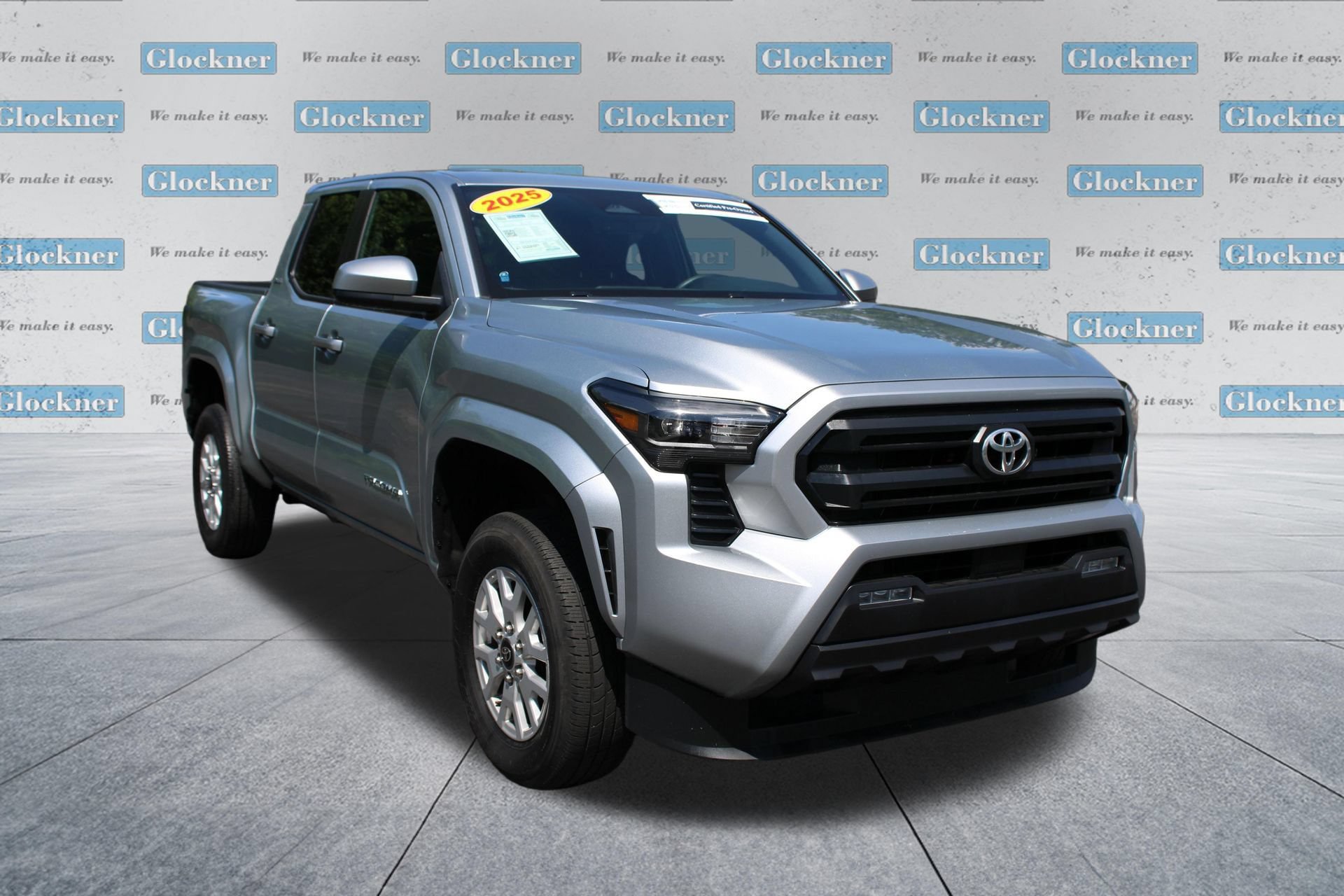 Used 2025 Toyota Tacoma SR5 AWD/4WD image 3