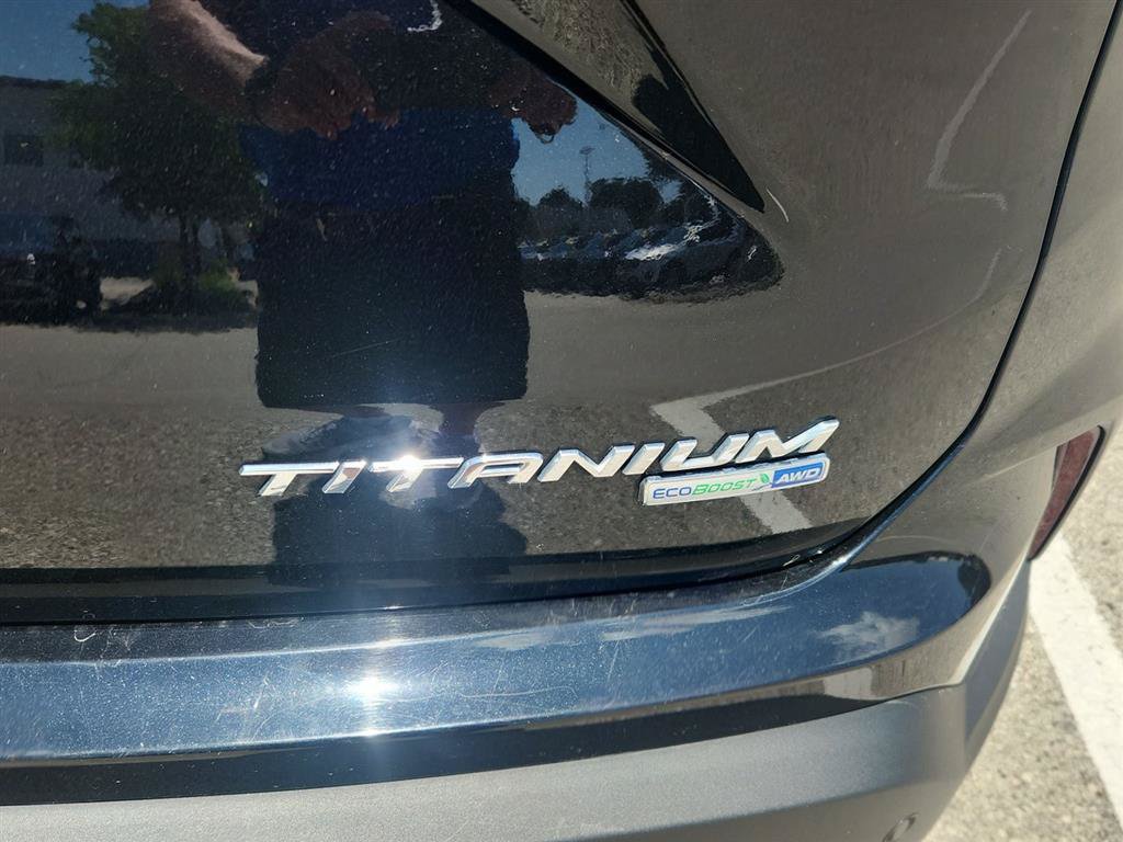 Used 2019 Ford Edge Titanium w/ Equipment Group 301A AWD/4WD image 6