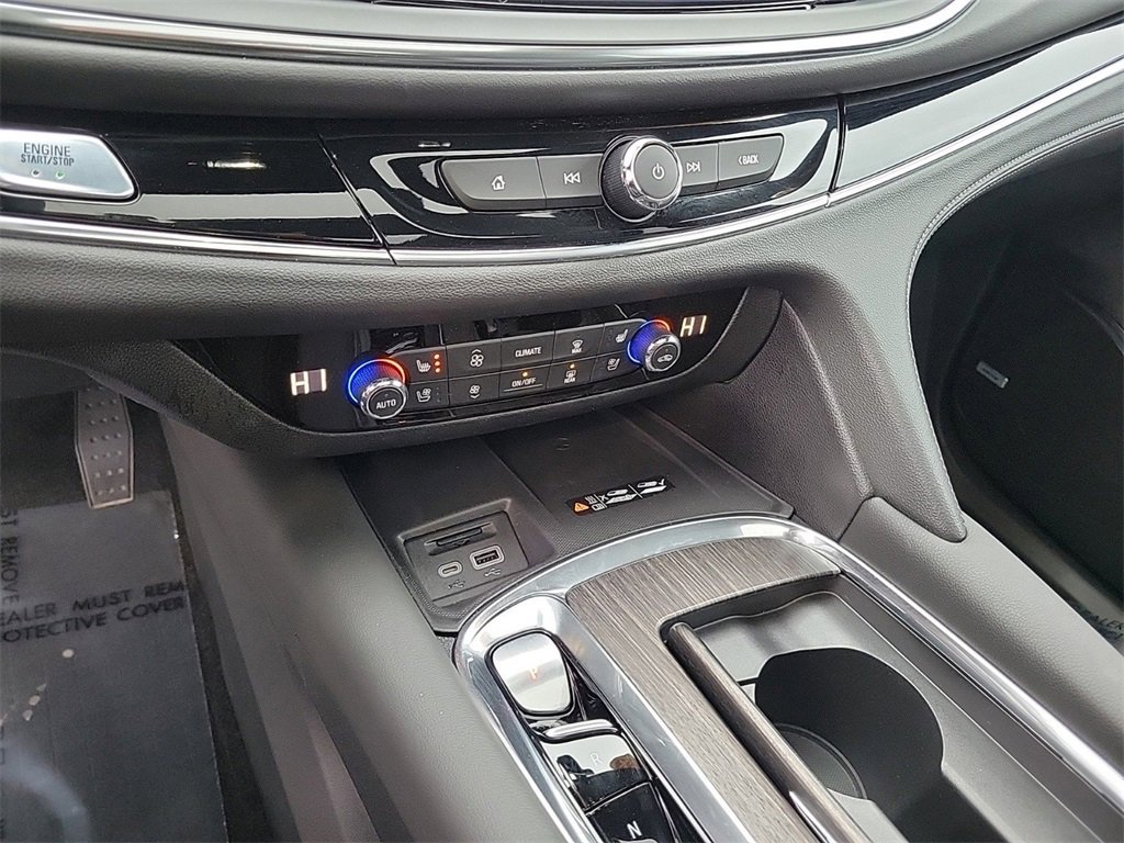 Used 2023 Buick Enclave Avenir w/ Avenir Technology Package image 28