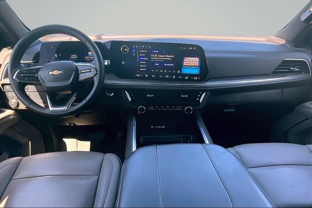 Used 2025 Chevrolet Suburban LT AWD/4WD image 6