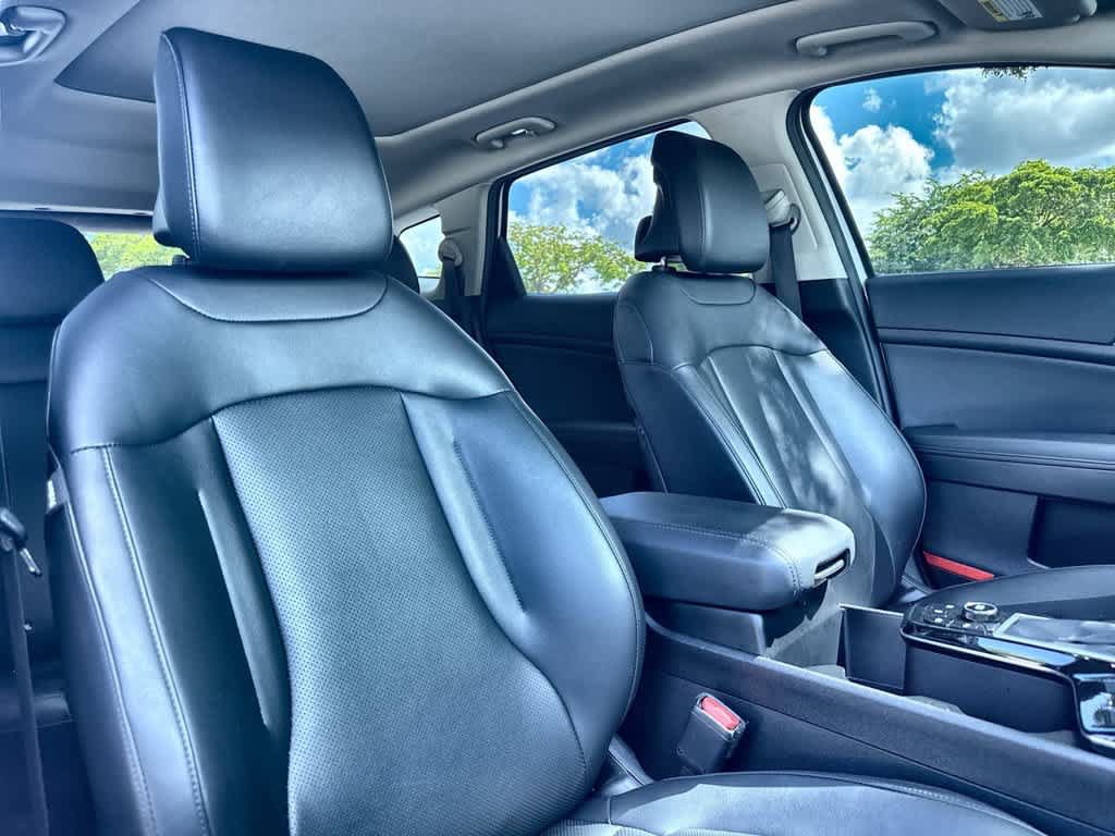 Used 2025 Kia Sportage EX w/ Premium Package FWD image 27