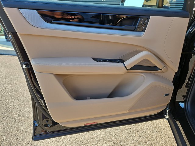 New 2026 Porsche Cayenne AWD/4WD image 25