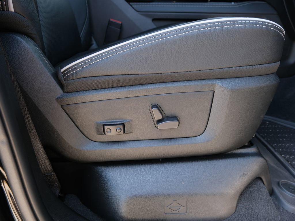 Used 2025 RAM 3500 Limited image 35