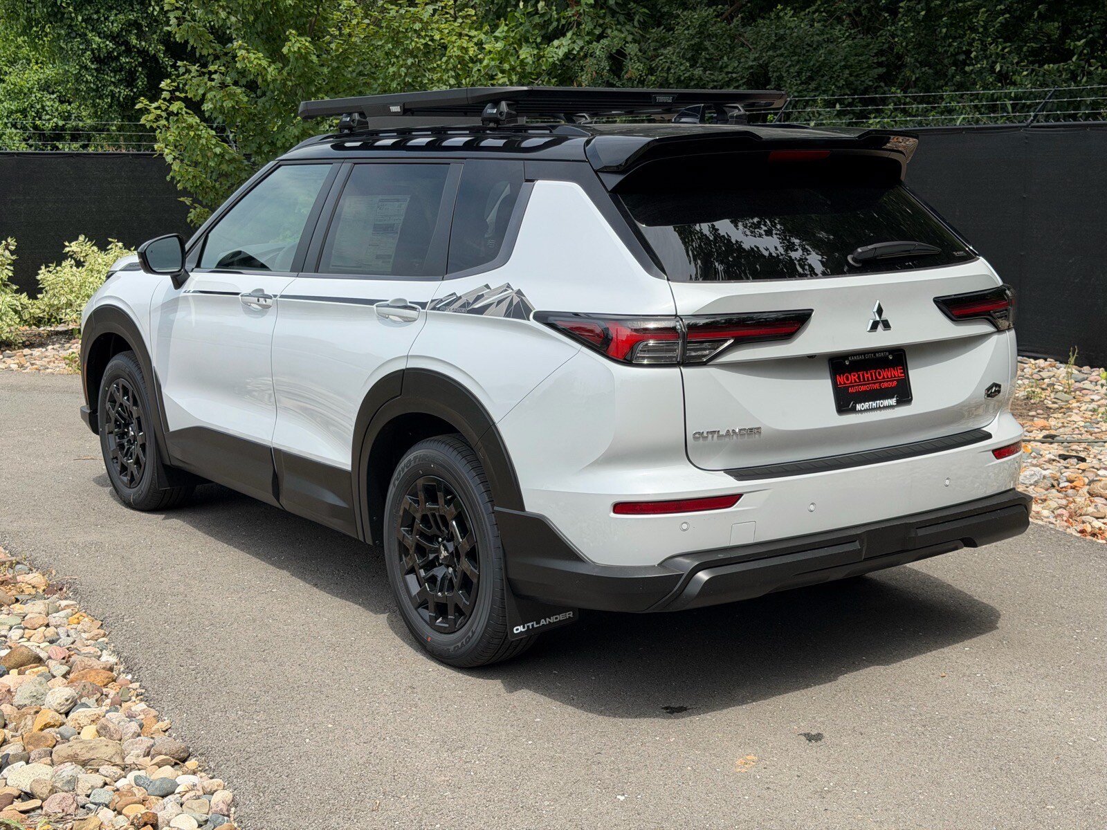 New 2026 Mitsubishi Outlander AWD image 3