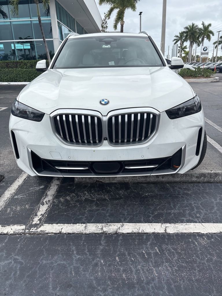 Used 2024 BMW X5 sDrive40i w/ Parking Assistance Package image 10