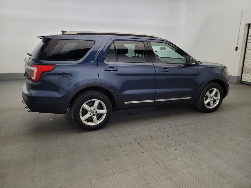 Used 2016 Ford Explorer XLT w/ Equipment Group 202A AWD/4WD image 10
