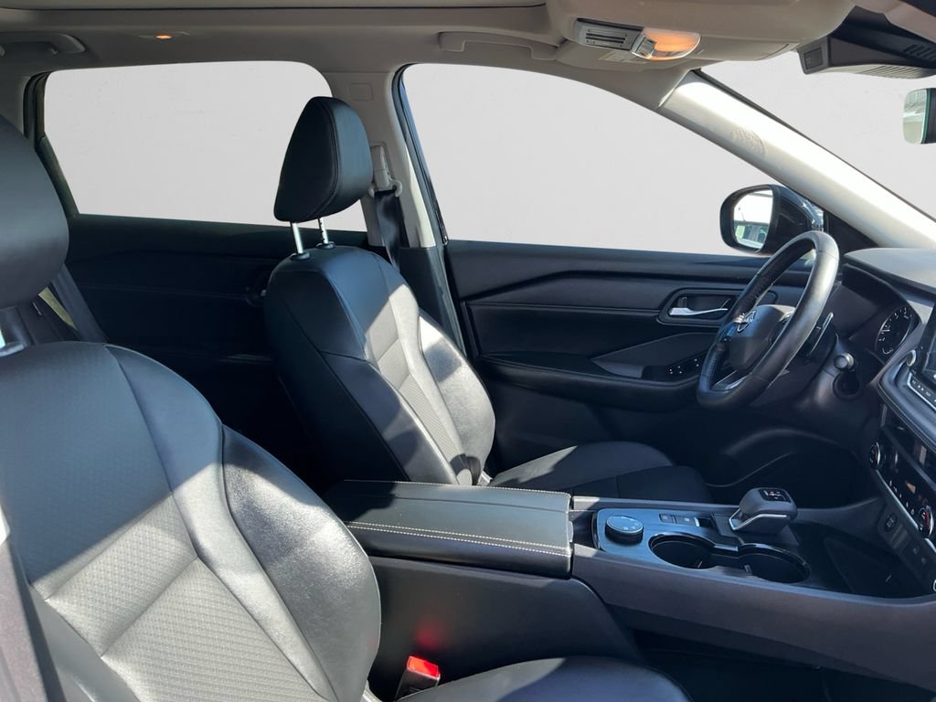 Used 2026 Nissan Rogue Dark Armor AWD/4WD image 15
