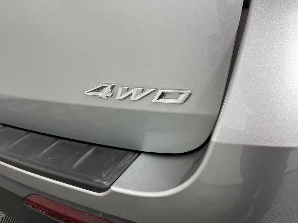 Used 2023 Ford Explorer XLT image 5