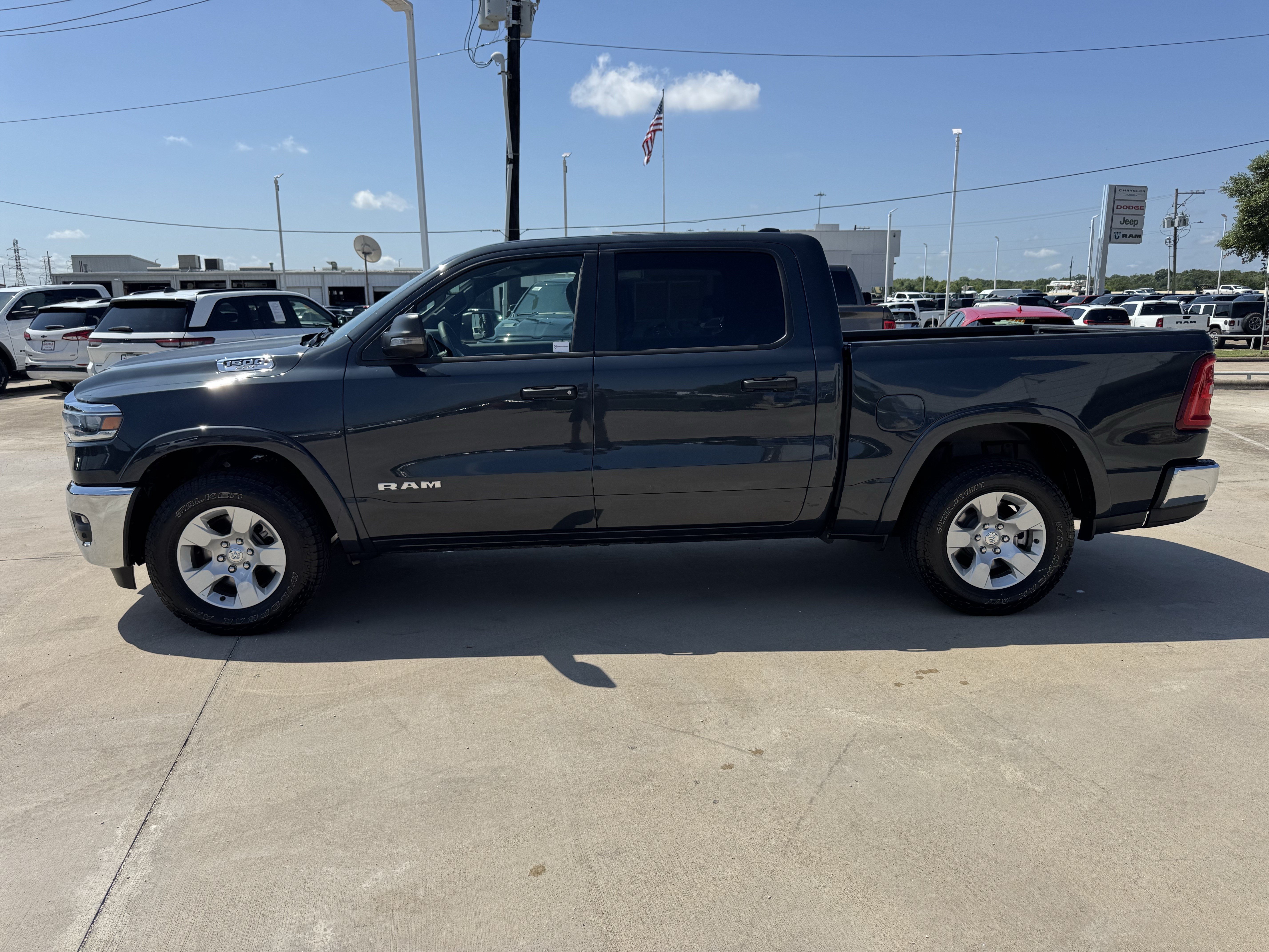 Used 2025 RAM 1500 Big Horn AWD/4WD image 7