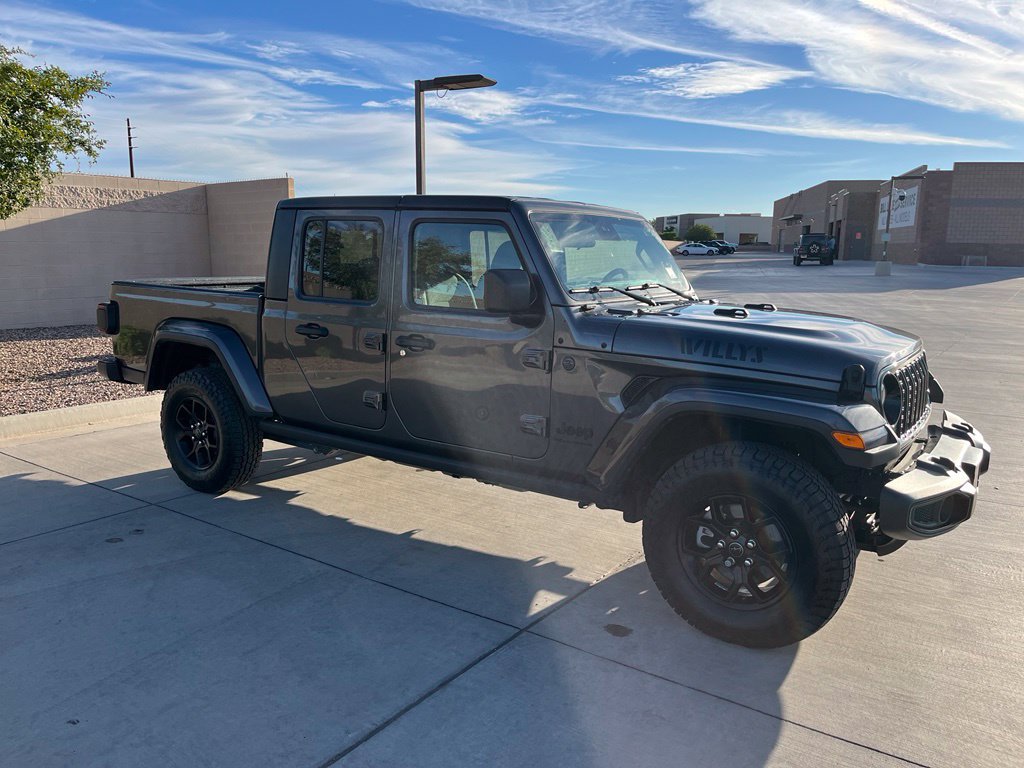 Used 2024 Jeep Gladiator Overland AWD/4WD image 5