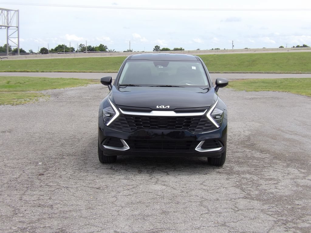 Used 2025 Kia Sportage LX FWD image 3