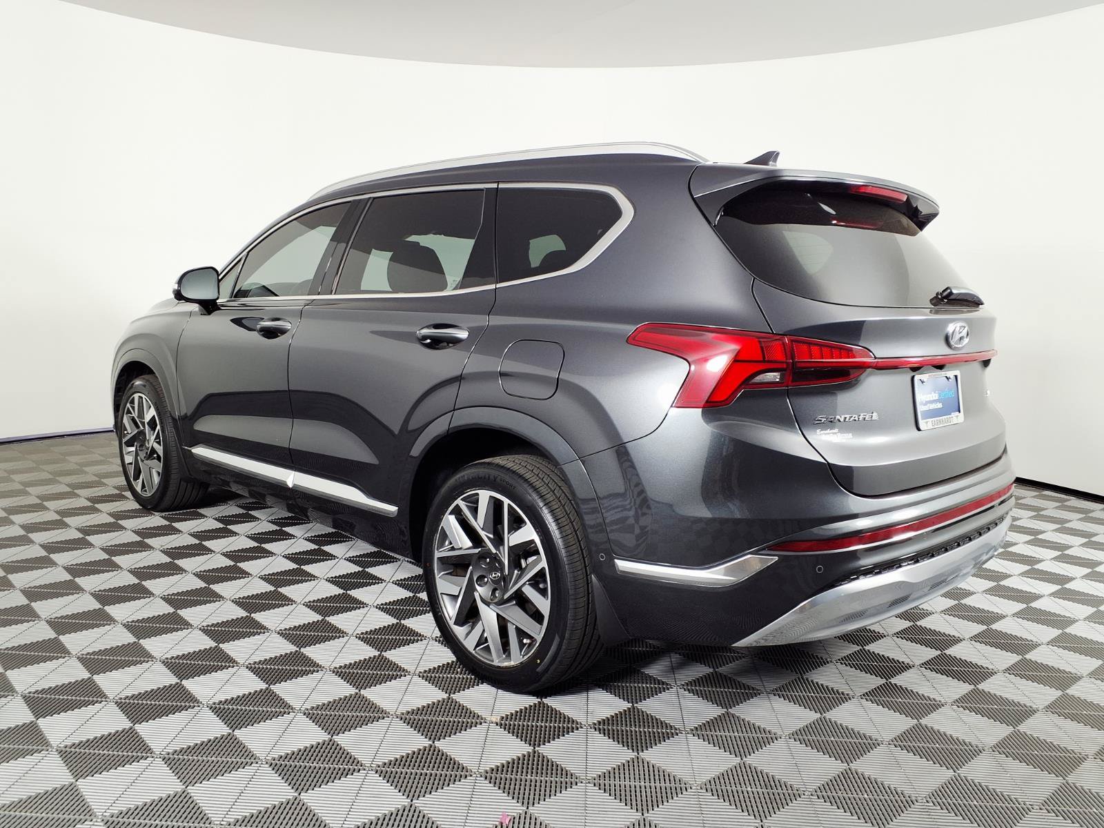 Certified 2023 Hyundai Santa Fe Calligraphy w/ Cargo Package FWD image 6