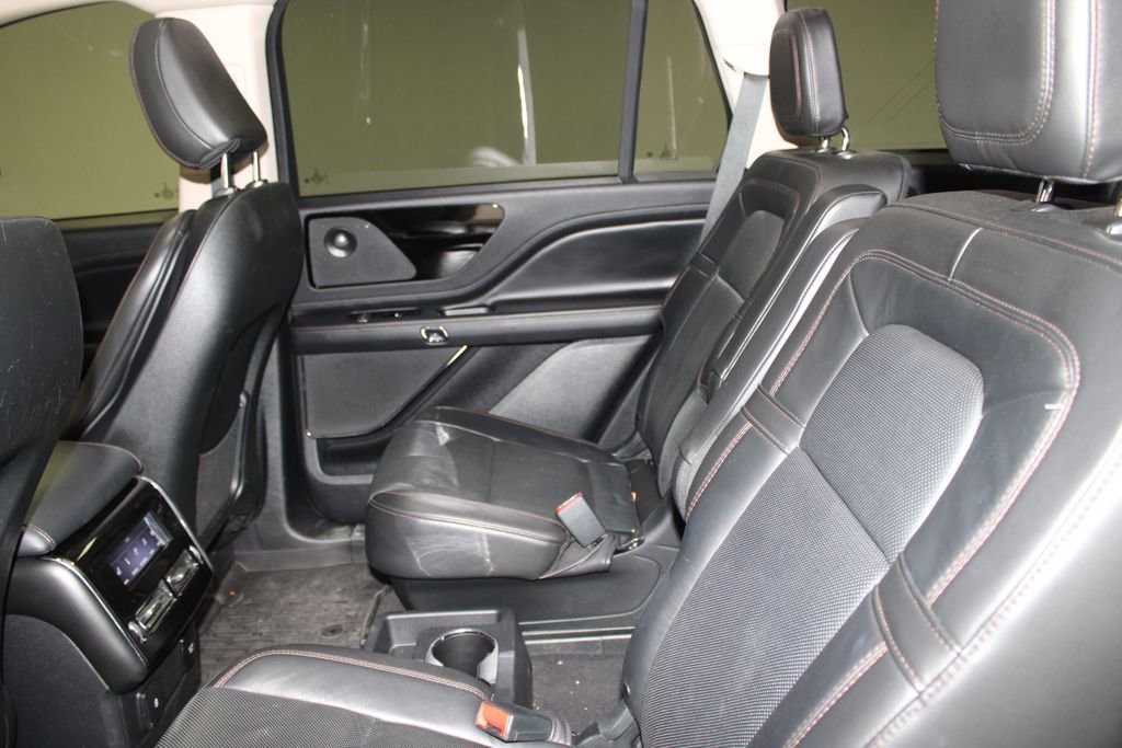 Used 2022 Lincoln Aviator Reserve w/ Equipment Group 201A AWD/4WD image 18