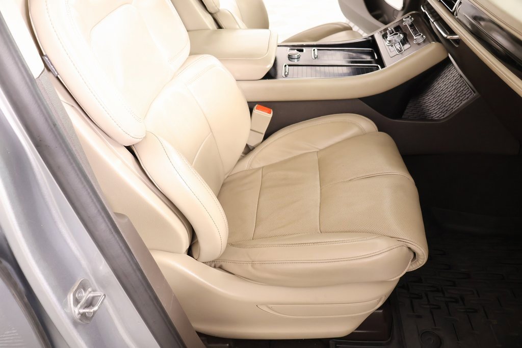 Used 2020 Lincoln Aviator Grand Touring w/ Equipment Group 302A image 15