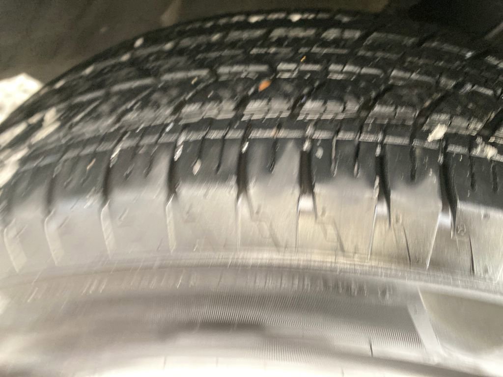 Used 2020 Jeep Grand Cherokee Laredo image 32