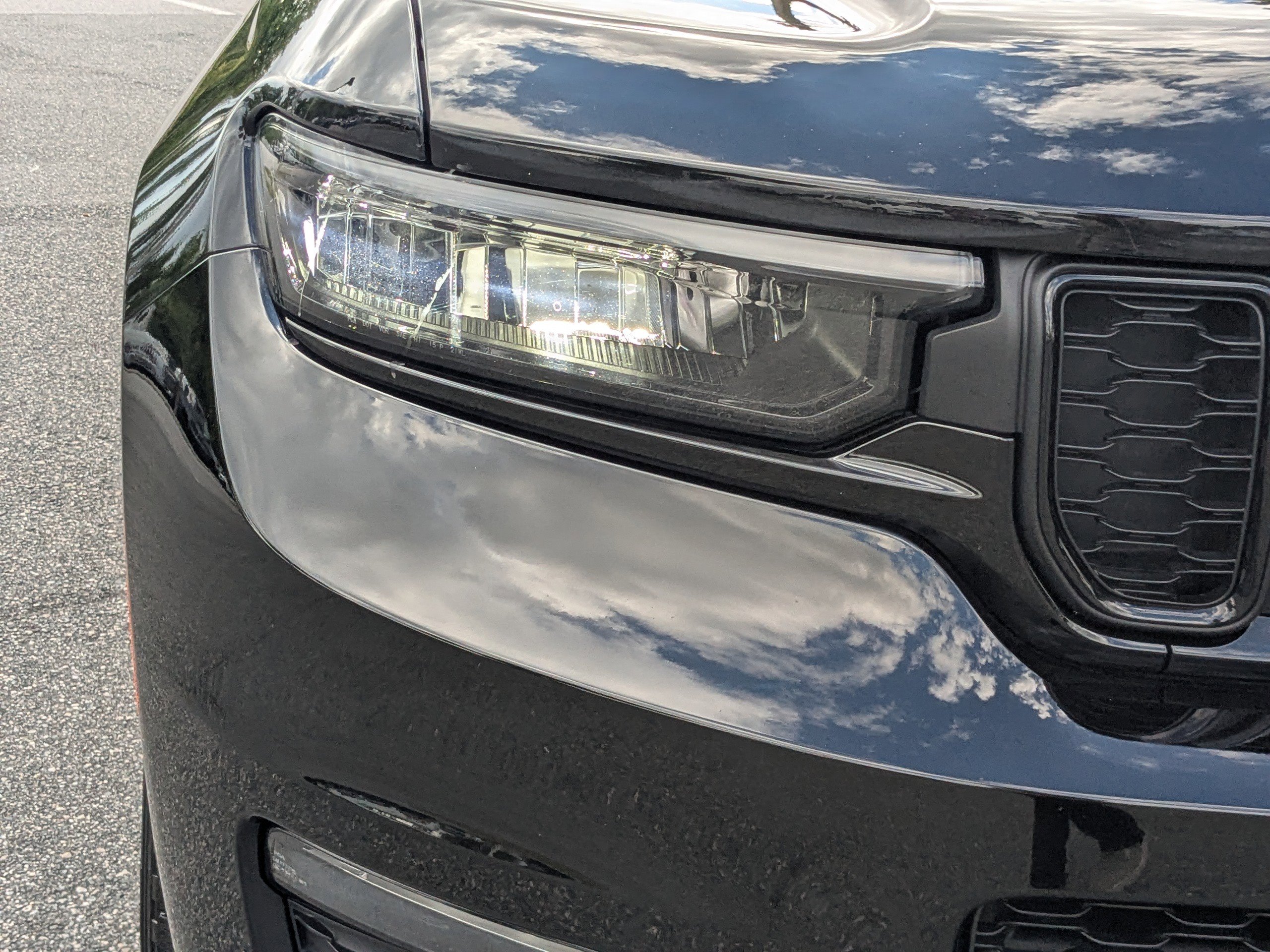 Used 2024 Jeep Grand Cherokee L Limited w/ Black Appearance Package AWD/4WD image 7