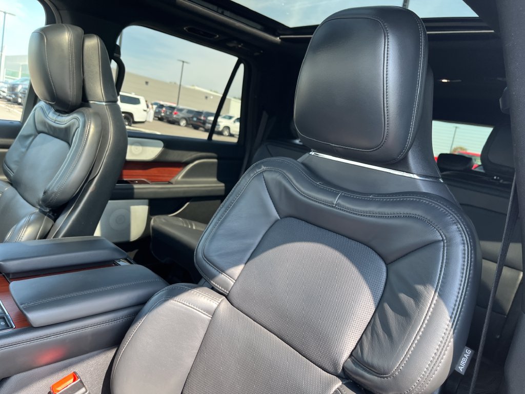 Used 2022 Lincoln Navigator L Reserve AWD/4WD image 12