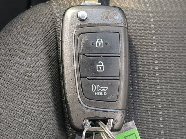 Used 2021 Hyundai Venue SE FWD image 24