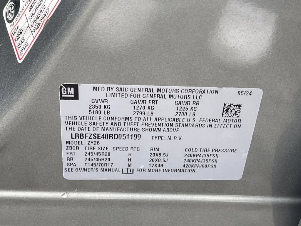 Used 2024 Buick Envision Avenir AWD/4WD image 39