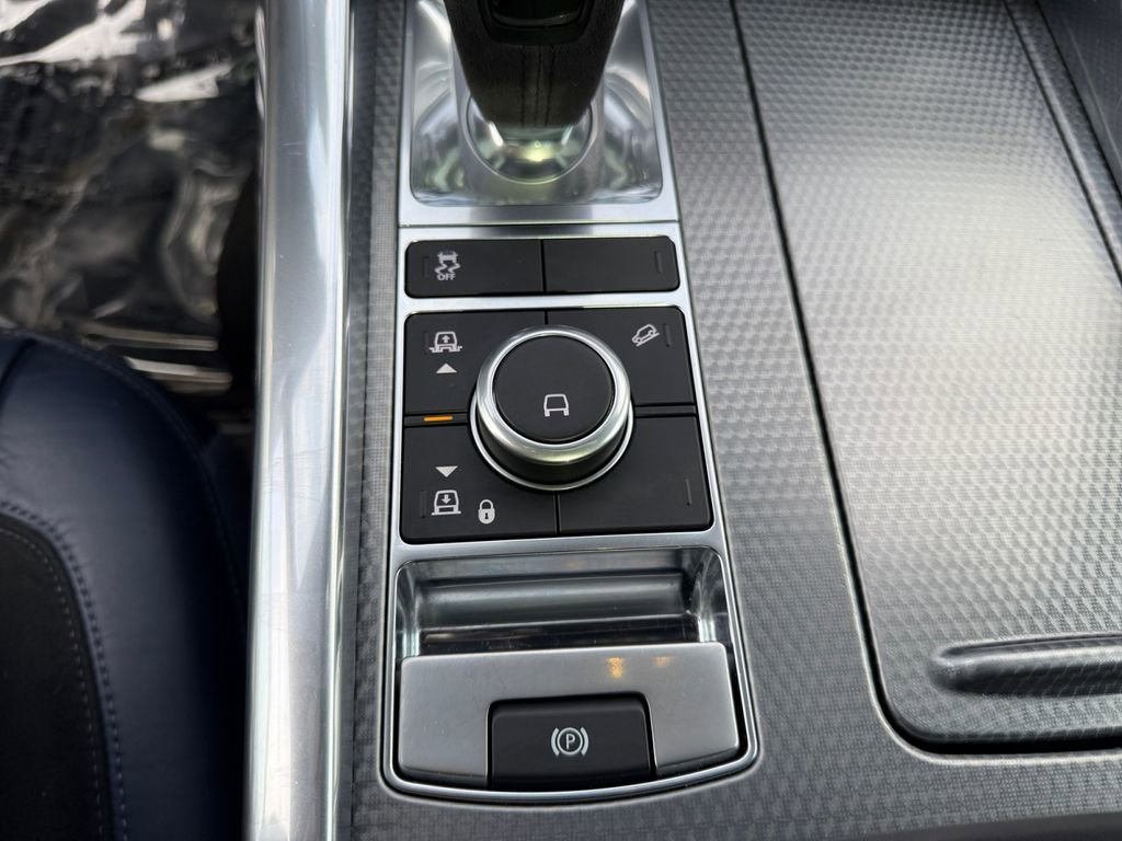 Used 2019 Land Rover Range Rover Sport HST image 19