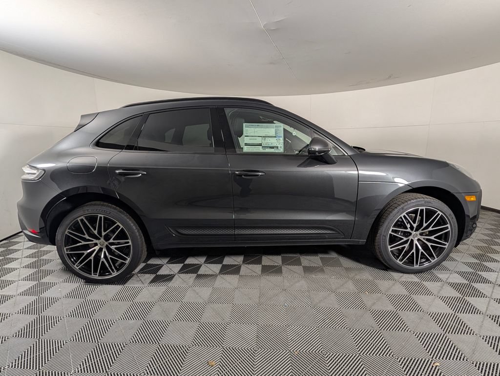 Certified 2026 Porsche Macan AWD/4WD image 8