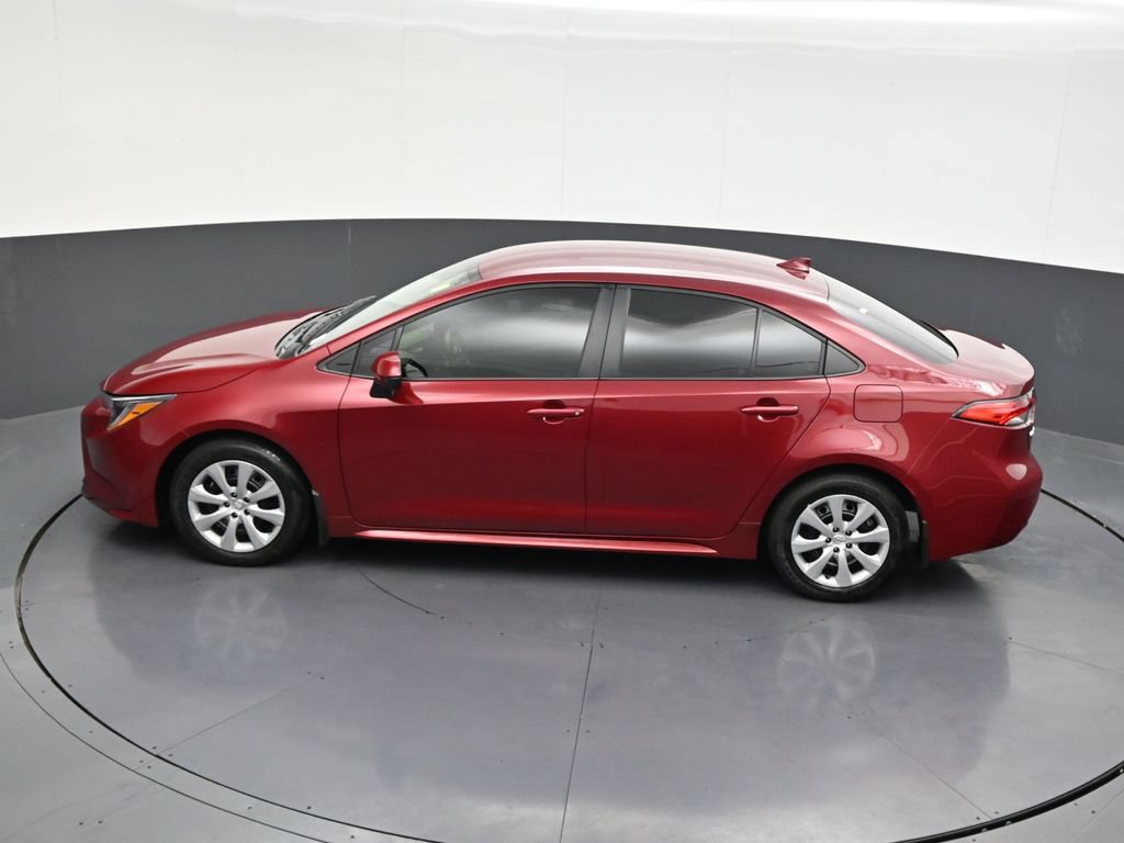 Used 2025 Toyota Corolla LE FWD image 19