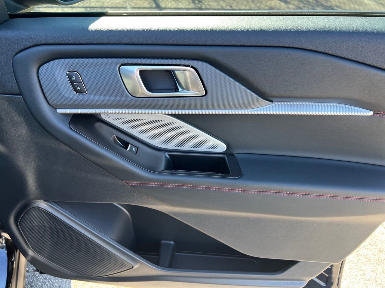 New 2026 Ford Explorer ST w/ Sun And Sound Package image 40