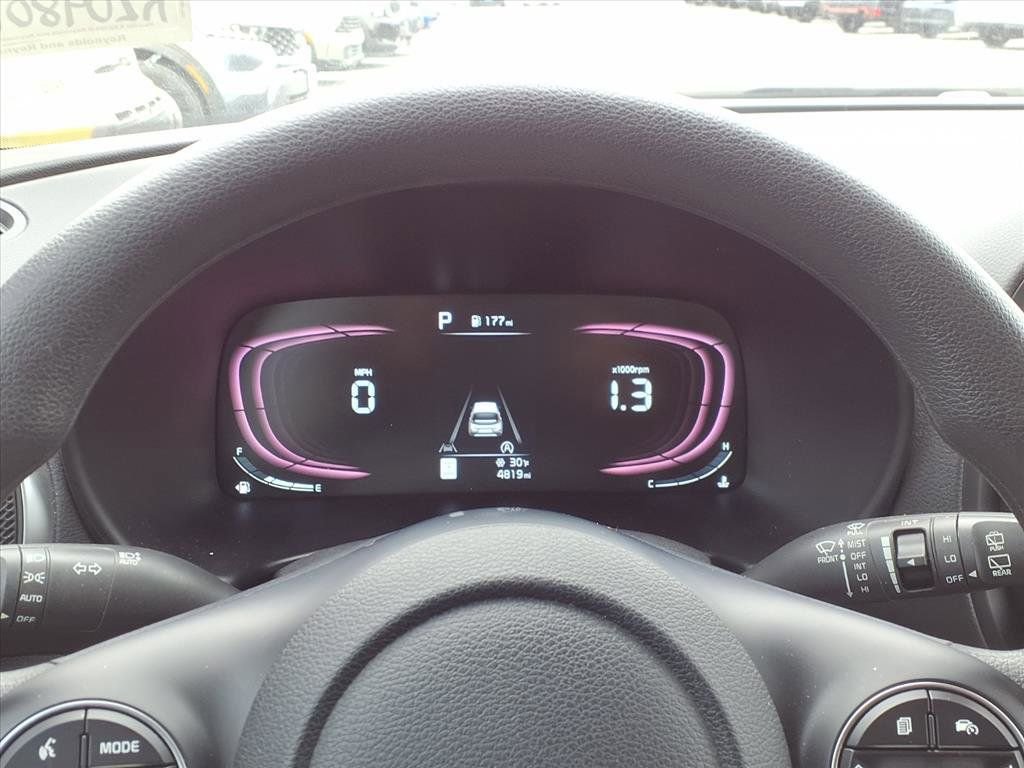 Used 2023 Kia Soul LX image 13