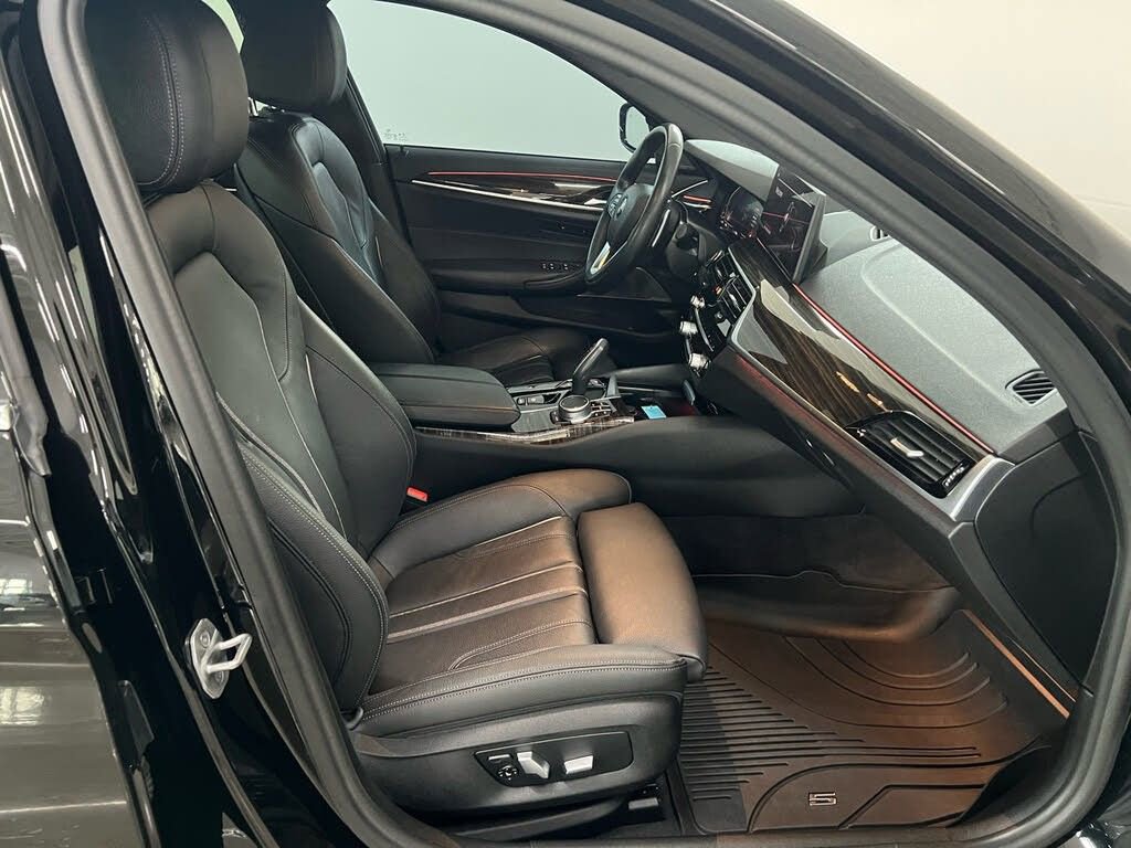 Used 2022 BMW 530i w/ M Sport Package RWD image 17