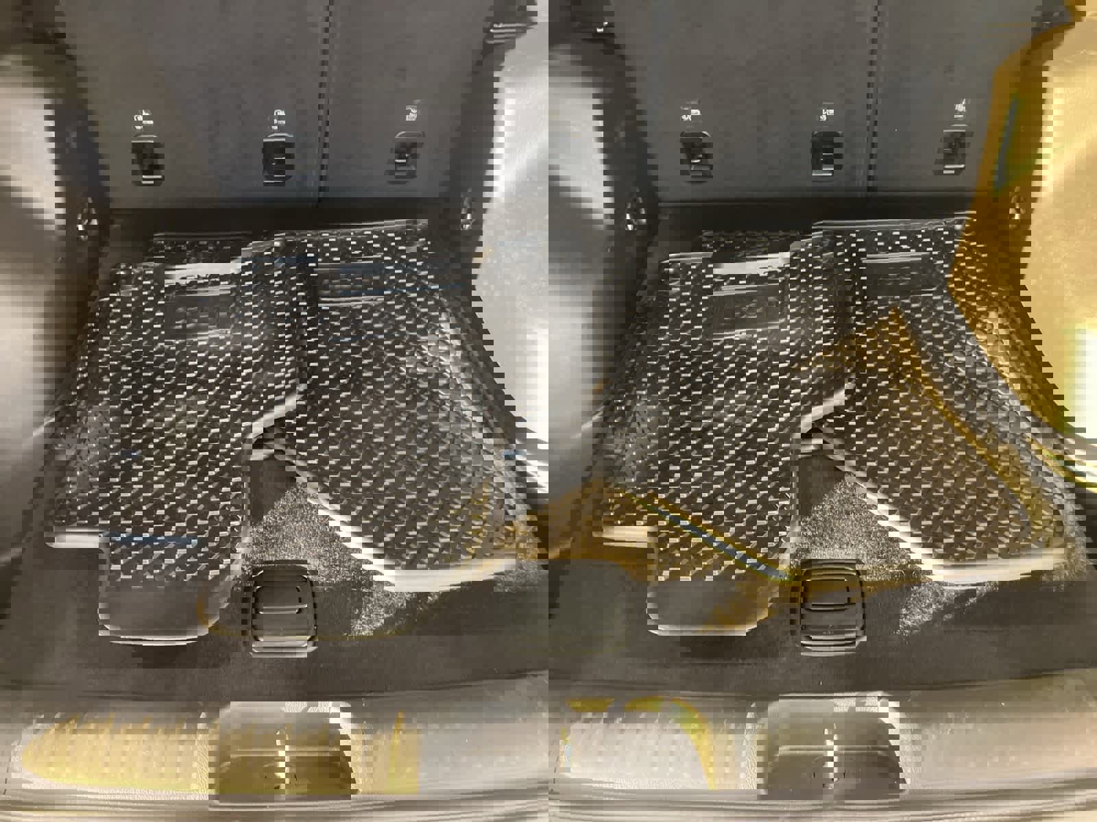 Used 2019 Jeep Cherokee Trailhawk w/ Cold Weather Group image 28