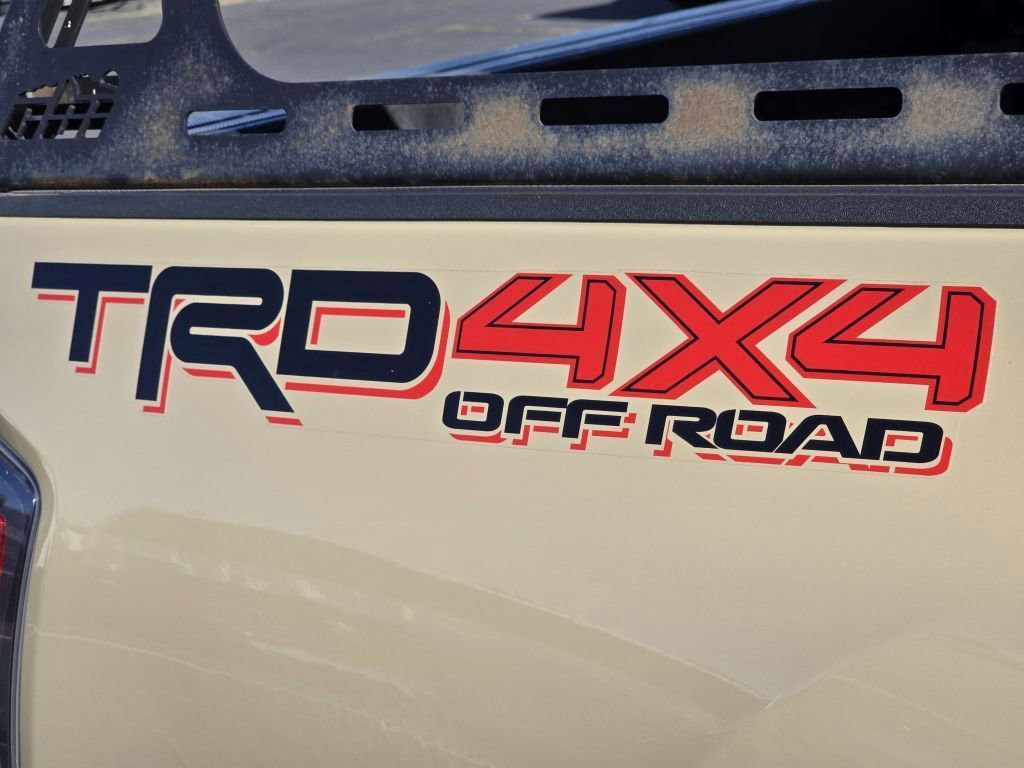 Used 2020 Toyota Tacoma TRD Off-Road w/ Technology Package AWD/4WD image 27