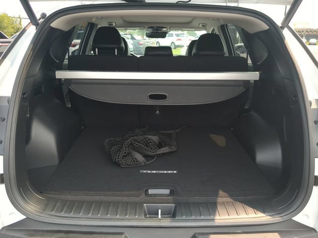 Used 2023 Hyundai Tucson Limited AWD/4WD image 12