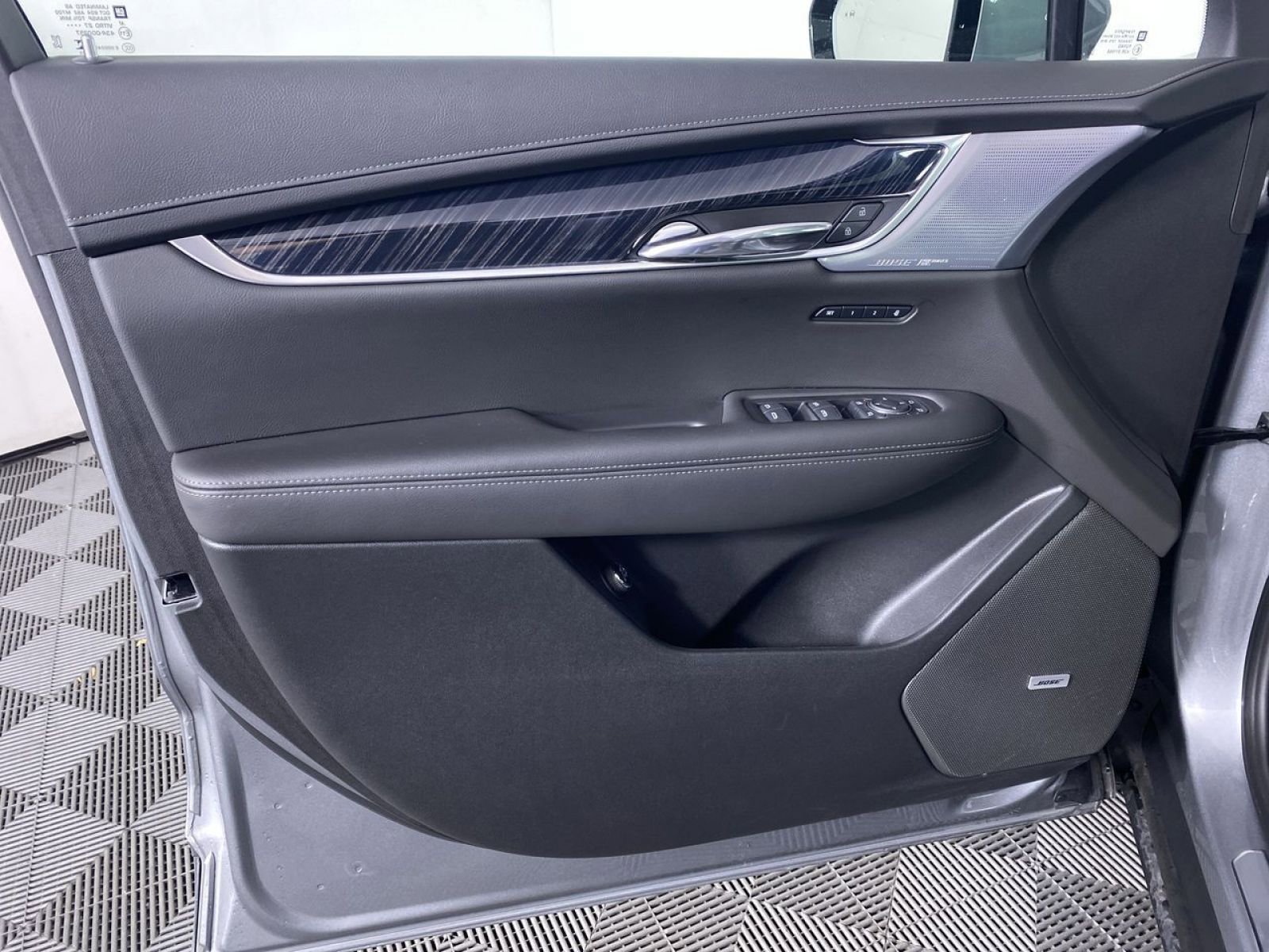 New 2025 Cadillac XT6 Premium Luxury w/ Technology Package FWD image 13