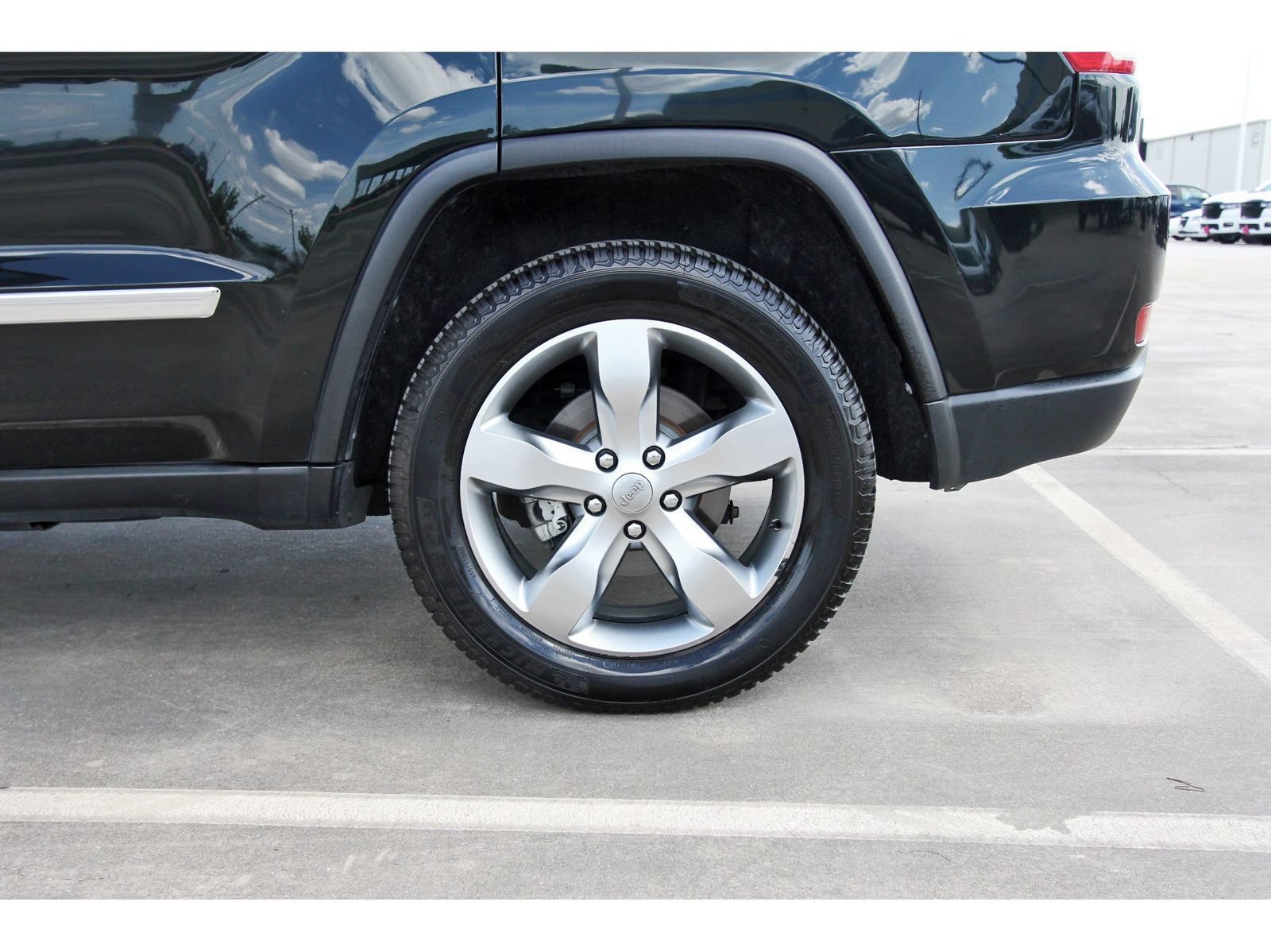 Used 2012 Jeep Grand Cherokee Overland RWD image 12