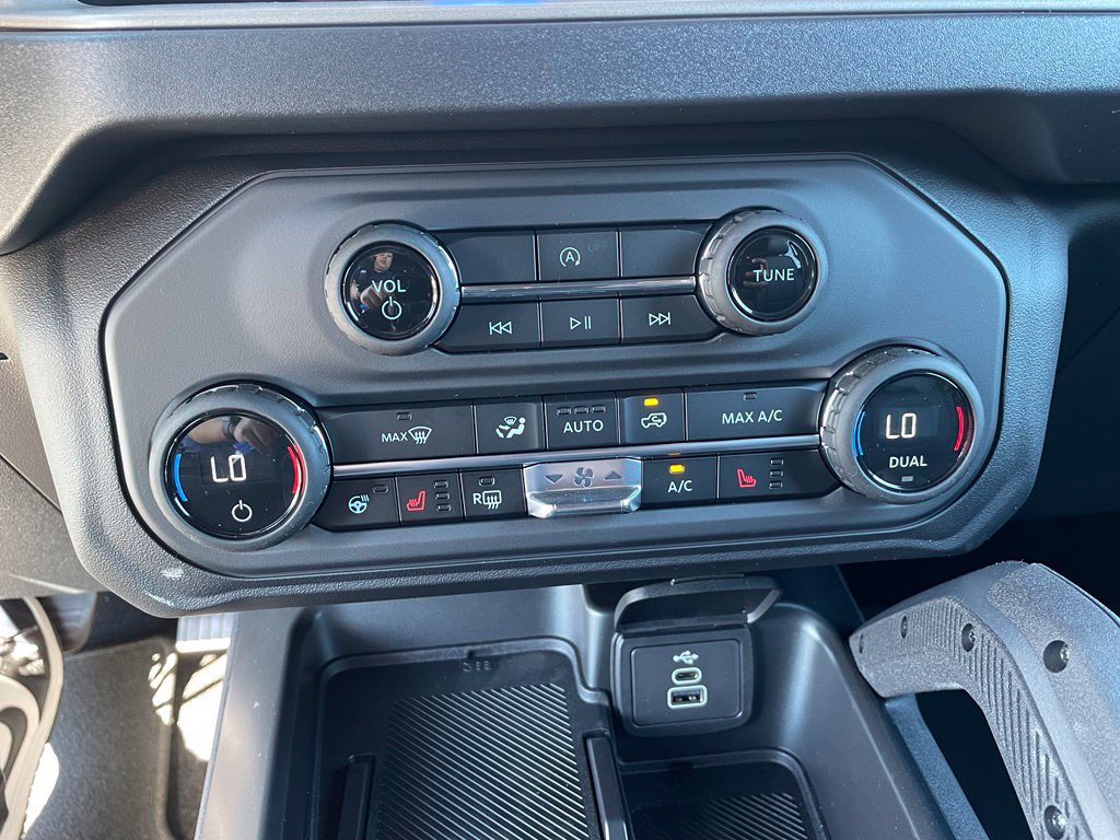 New 2026 Ford Bronco Outer Banks w/ Sasquatch Package AWD/4WD image 21