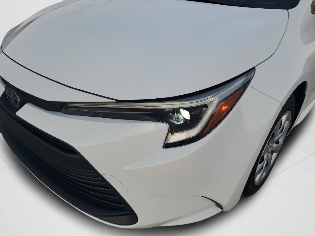 Certified 2025 Toyota Corolla LE FWD image 24