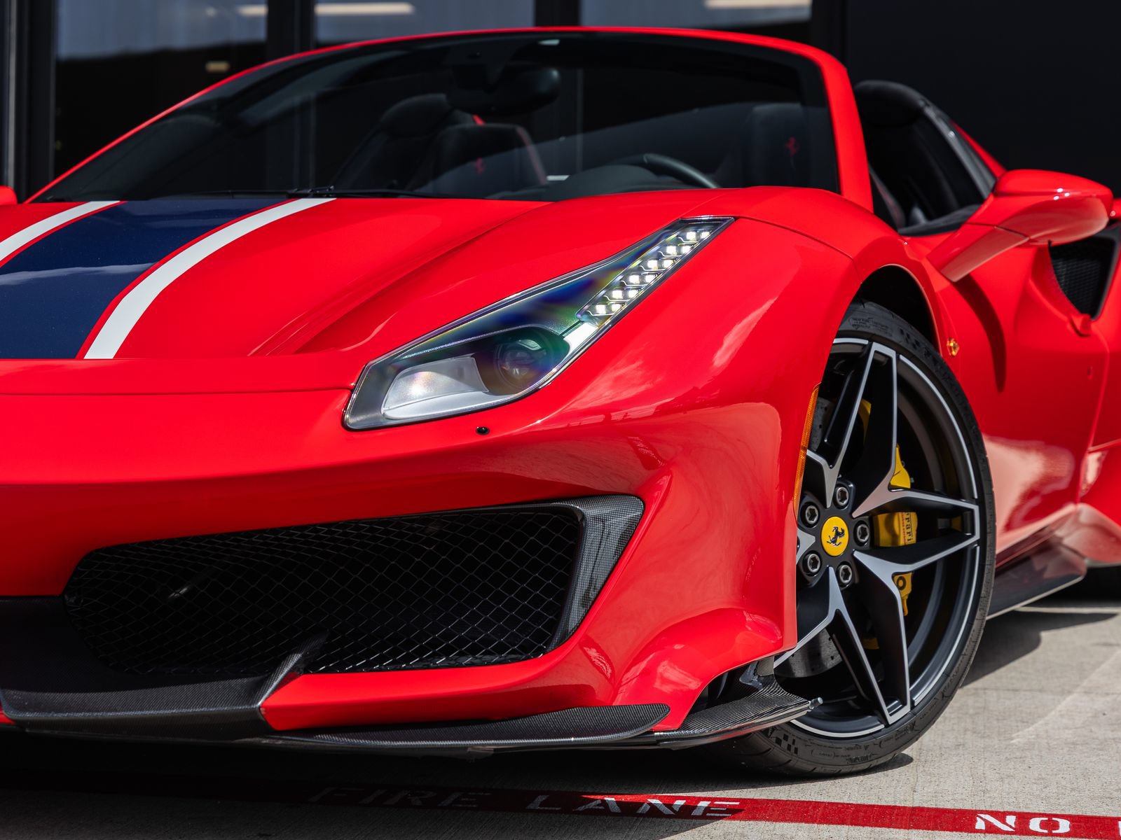 Used 2020 Ferrari 488 Pista Spider RWD image 25