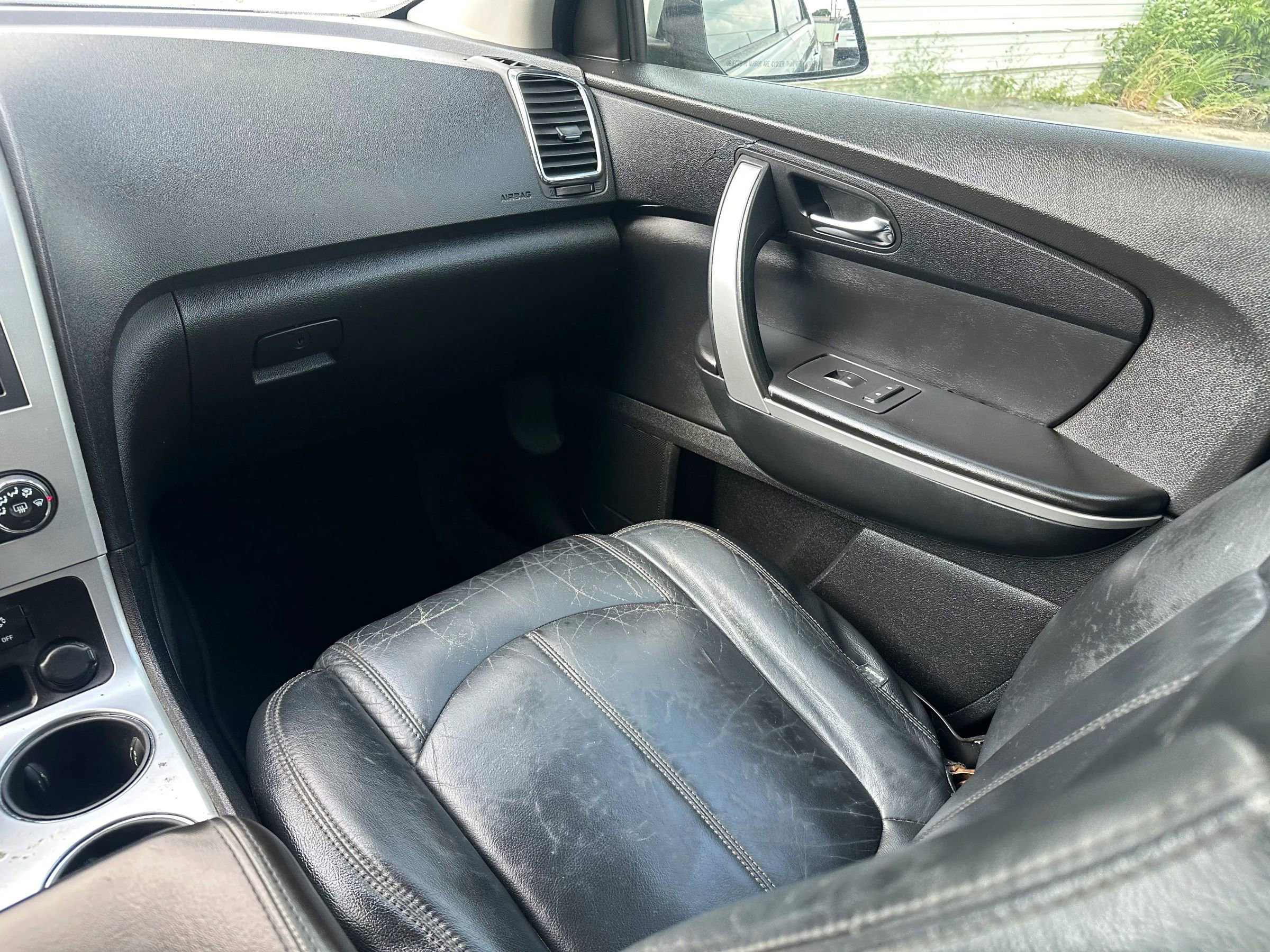 Used 2012 GMC Acadia SLE w/ LPO, 'HIT The Road' Package image 19