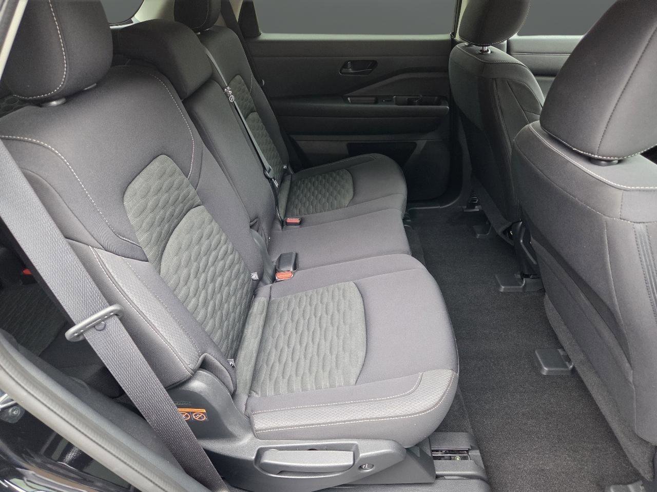 Used 2023 Nissan Pathfinder S AWD/4WD image 16