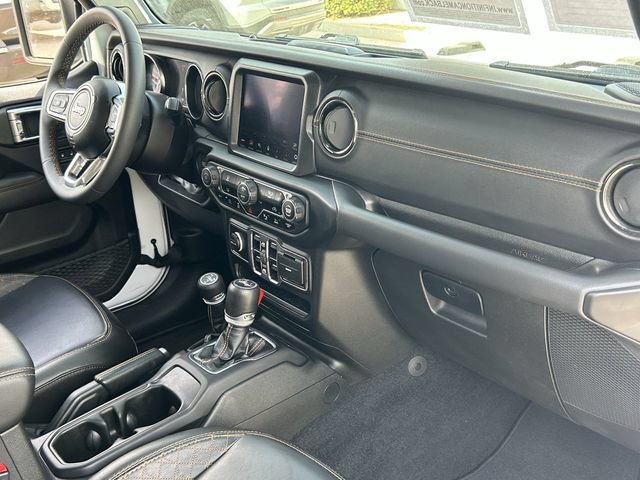 Used 2023 Jeep Wrangler Unlimited Sahara AWD/4WD image 12