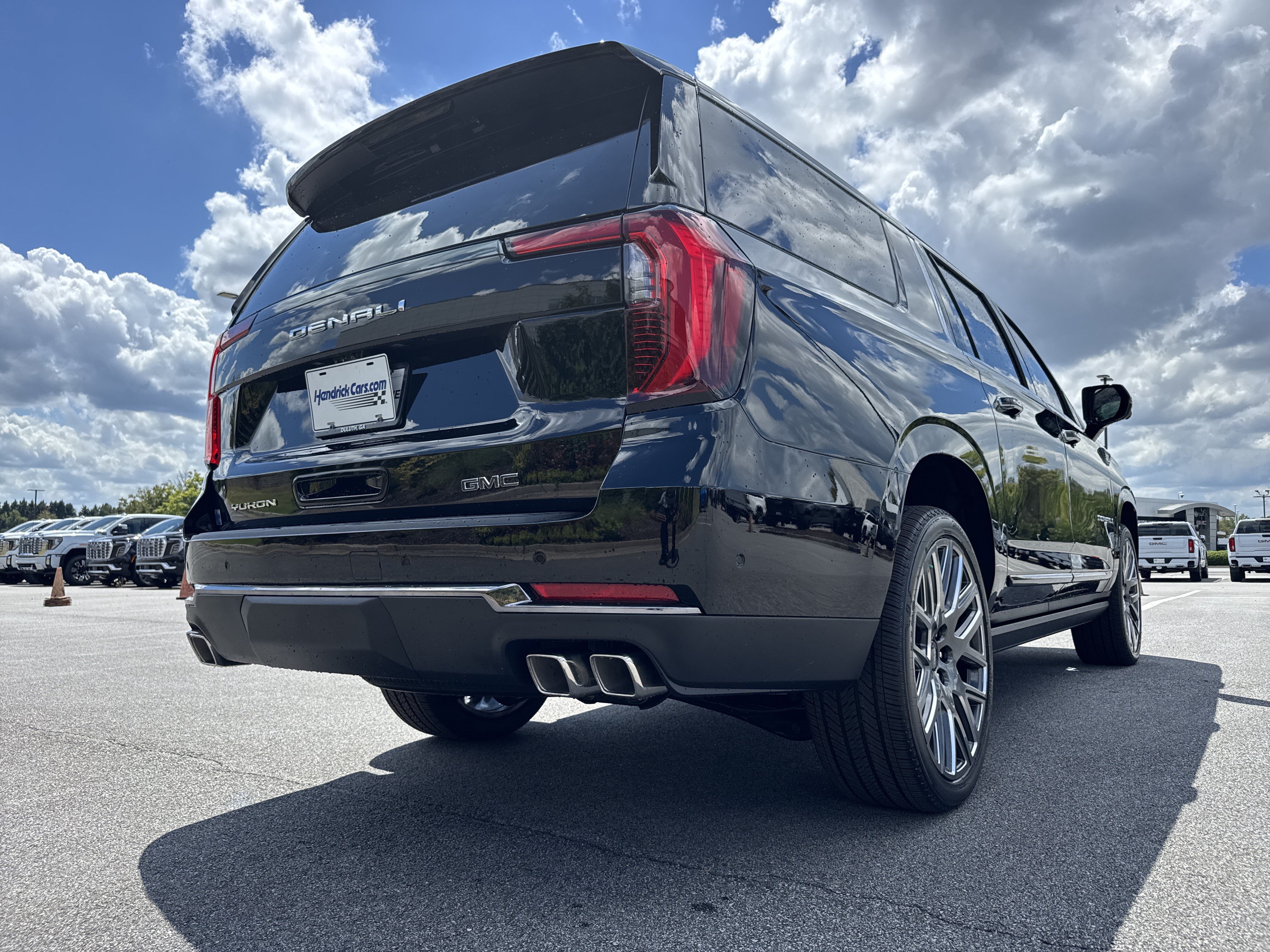 New 2026 GMC Yukon XL Denali Ultimate AWD/4WD image 10