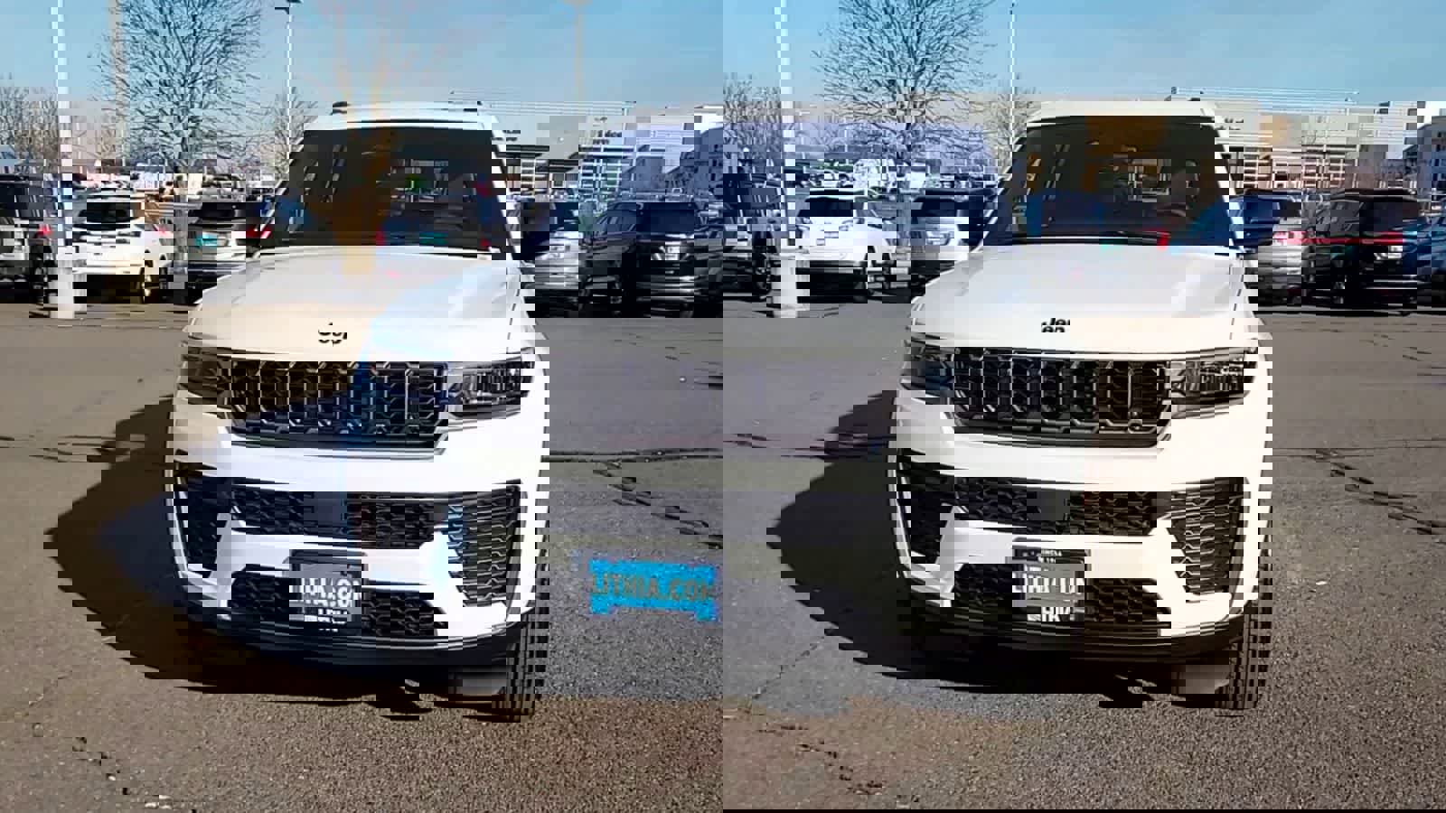 New 2026 Jeep Grand Cherokee Altitude image 3