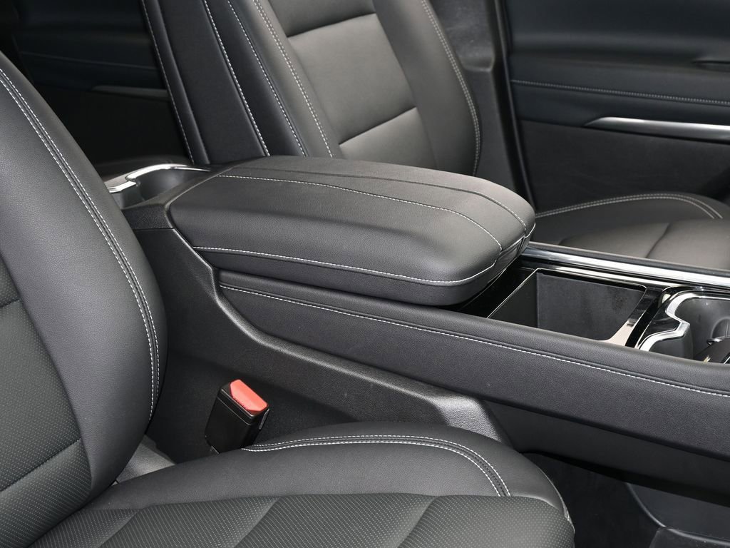 Used 2025 Chevrolet Traverse LT image 44