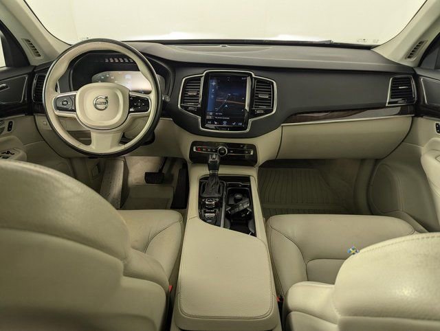 Used 2016 Volvo XC90 T6 Momentum w/ Momentum Plus Package image 20