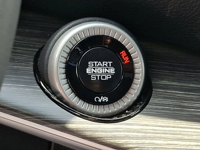 Used 2024 Jeep Wagoneer L Series II w/ Flexible Seating Group image 23