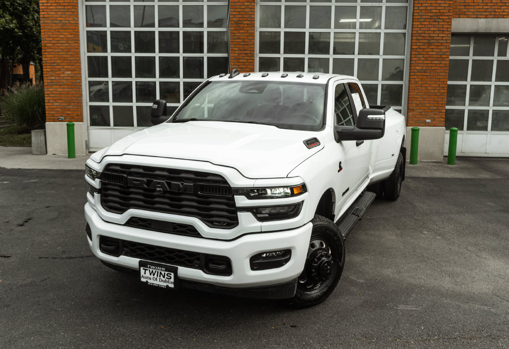 Used 2026 RAM 3500 Lone Star AWD/4WD image 2