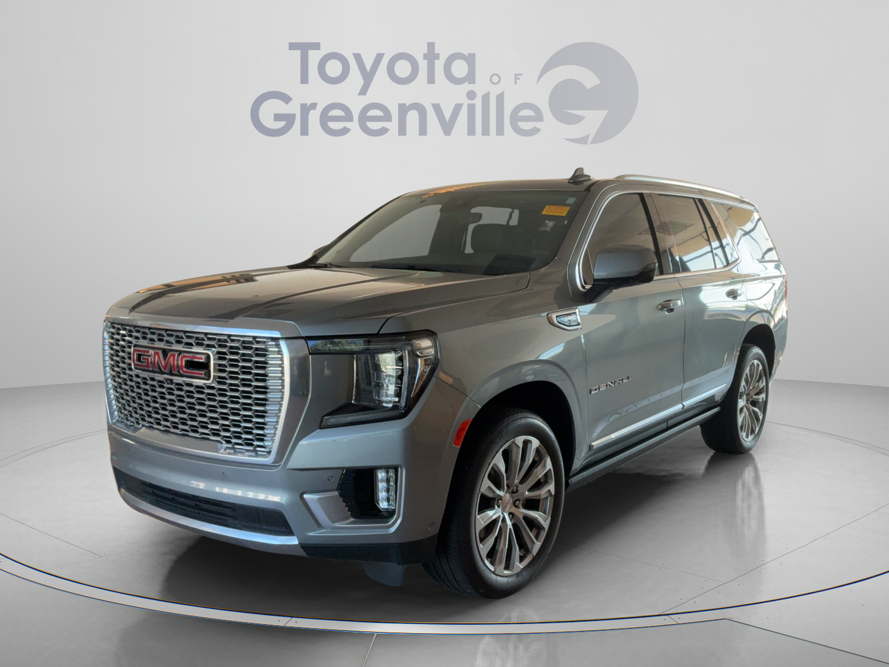 Used 2024 GMC Yukon Denali w/ Advanced Technology Package AWD/4WD image 1